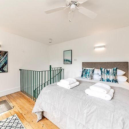 The Secret Kensington Garden Mews-2 Bedroom Full House-2 Train Lines- Spacious-Kings Road- Harrods -Chelsea Stadium-Private Small Patio Londen Buitenkant foto