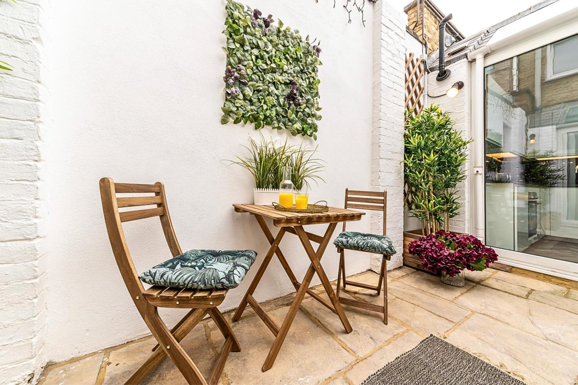 The Secret Kensington Garden Mews-2 Bedroom Full House-2 Train Lines- Spacious-Kings Road- Harrods -Chelsea Stadium-Private Small Patio Londen Buitenkant foto