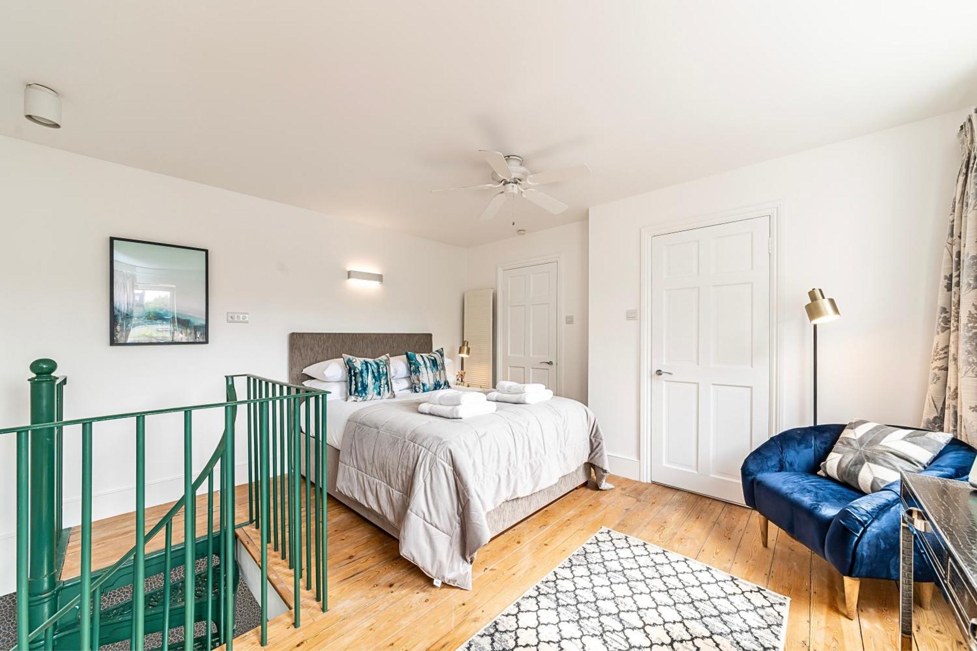 The Secret Kensington Garden Mews-2 Bedroom Full House-2 Train Lines- Spacious-Kings Road- Harrods -Chelsea Stadium-Private Small Patio Londen Buitenkant foto