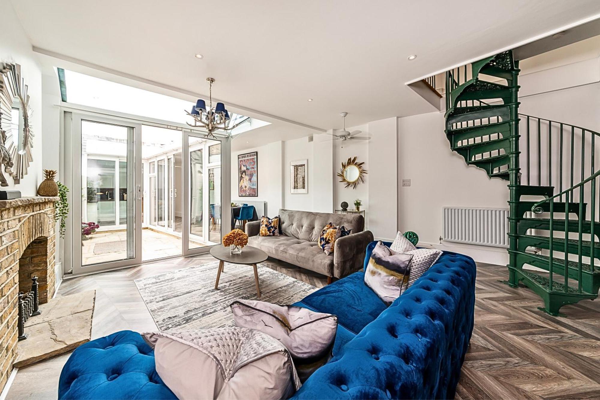 The Secret Kensington Garden Mews-2 Bedroom Full House-2 Train Lines- Spacious-Kings Road- Harrods -Chelsea Stadium-Private Small Patio Londen Buitenkant foto