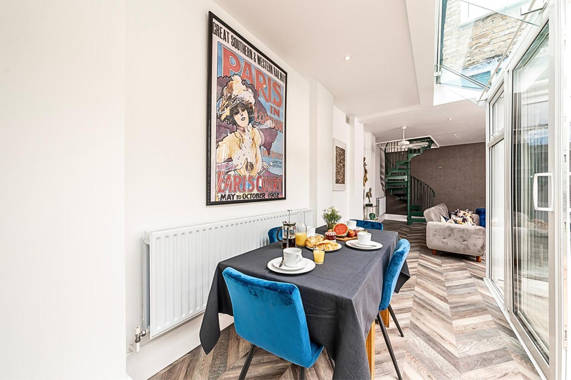 The Secret Kensington Garden Mews-2 Bedroom Full House-2 Train Lines- Spacious-Kings Road- Harrods -Chelsea Stadium-Private Small Patio Londen Buitenkant foto