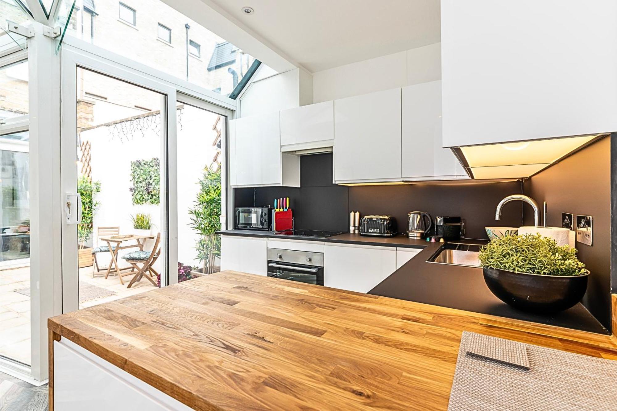 The Secret Kensington Garden Mews-2 Bedroom Full House-2 Train Lines- Spacious-Kings Road- Harrods -Chelsea Stadium-Private Small Patio Londen Buitenkant foto
