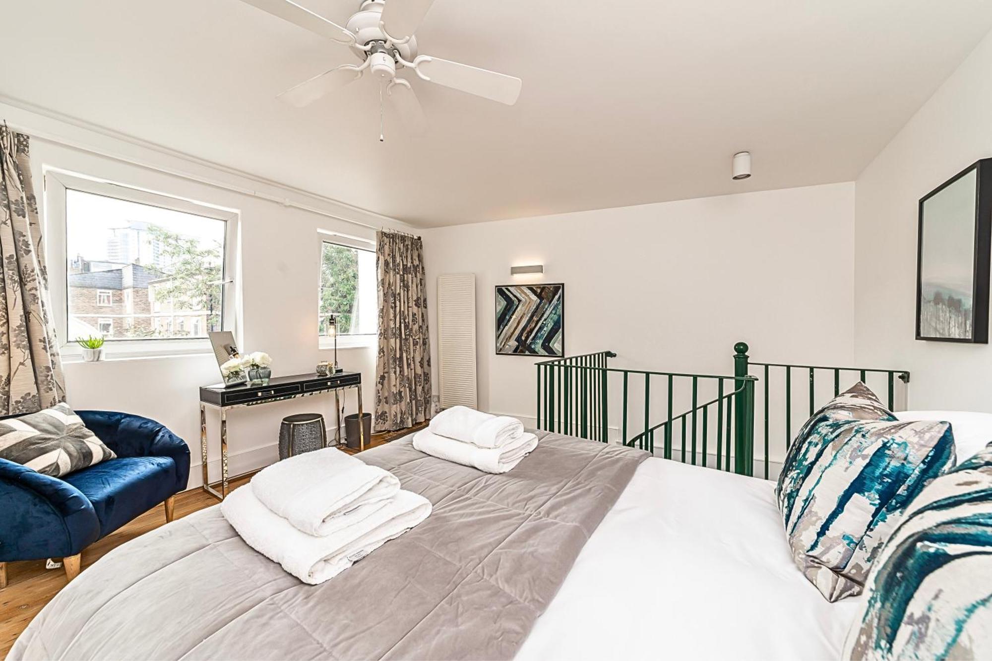 The Secret Kensington Garden Mews-2 Bedroom Full House-2 Train Lines- Spacious-Kings Road- Harrods -Chelsea Stadium-Private Small Patio Londen Buitenkant foto